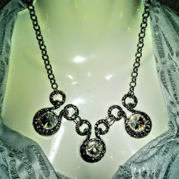 paparazzi Jewelry - Paparazzi Jewelry Elegant Bling Necklace & 👂Rings